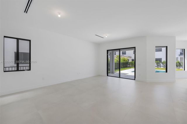 19670 NE 14th Court 19670, Miami, FL 33179