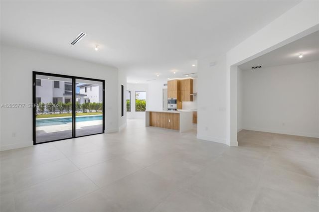 19670 NE 14th Court 19670, Miami, FL 33179