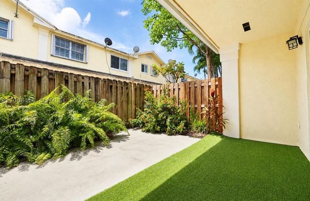 11840 SW 99th St 11840, Miami, FL 33186
