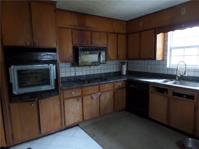 6708 S Dillon Road, Austell, GA 30168