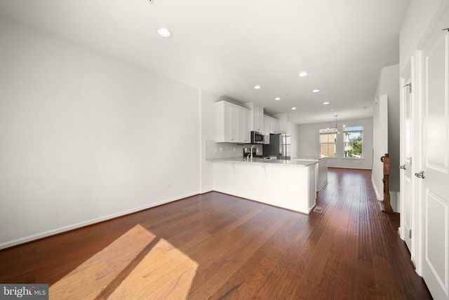43407 SOUTHLAND ST, Ashburn, VA 20148