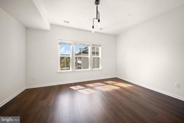 43407 SOUTHLAND ST, Ashburn, VA 20148