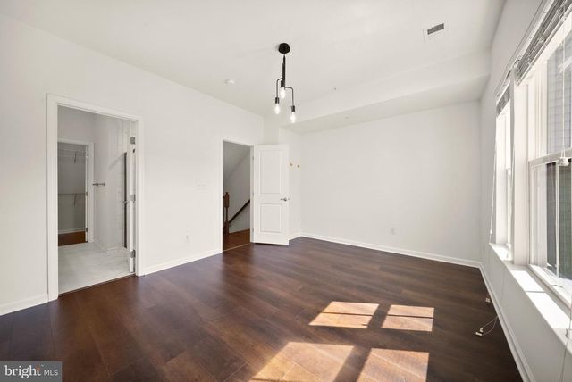 43407 SOUTHLAND ST, Ashburn, VA 20148