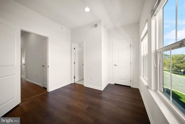 43407 SOUTHLAND ST, Ashburn, VA 20148