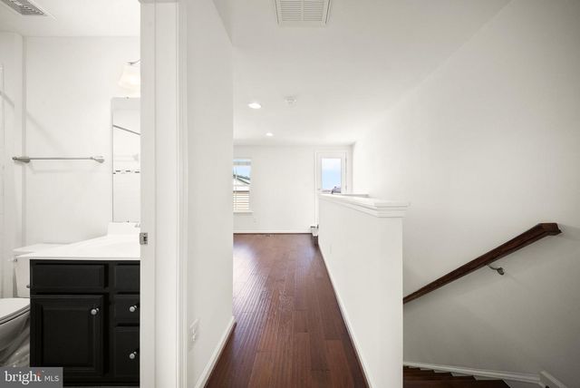 43407 SOUTHLAND ST, Ashburn, VA 20148