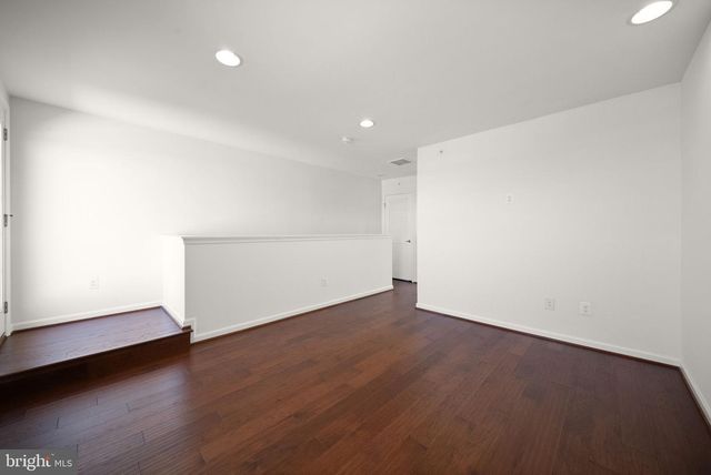 43407 SOUTHLAND ST, Ashburn, VA 20148