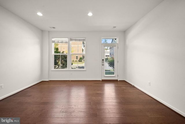 43407 SOUTHLAND ST, Ashburn, VA 20148