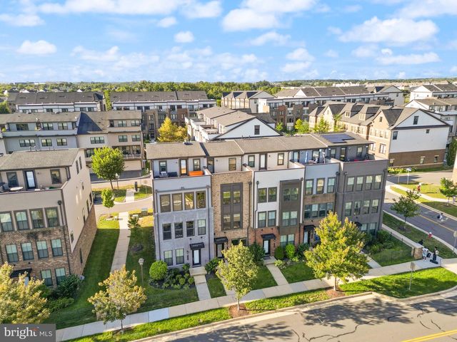 43407 SOUTHLAND ST, Ashburn, VA 20148