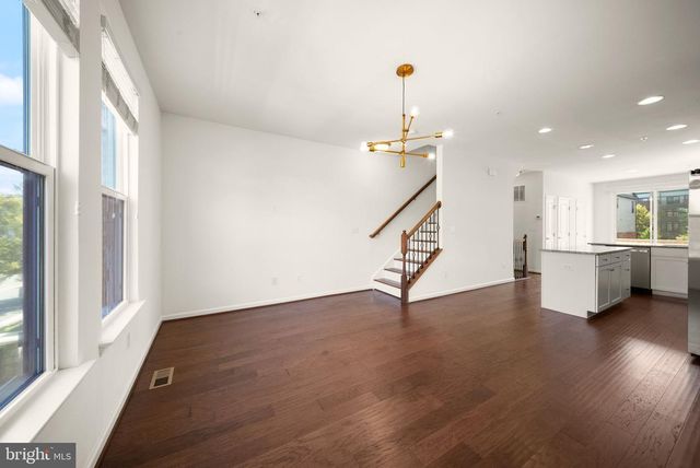 43407 SOUTHLAND ST, Ashburn, VA 20148