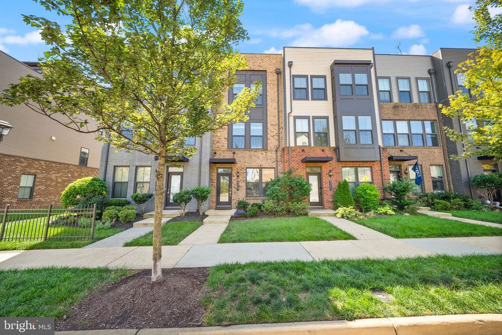 43407 SOUTHLAND ST, Ashburn, VA 20148