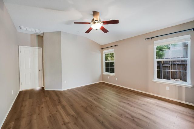 1104 Battenburg TRL, Pflugerville, TX 78660