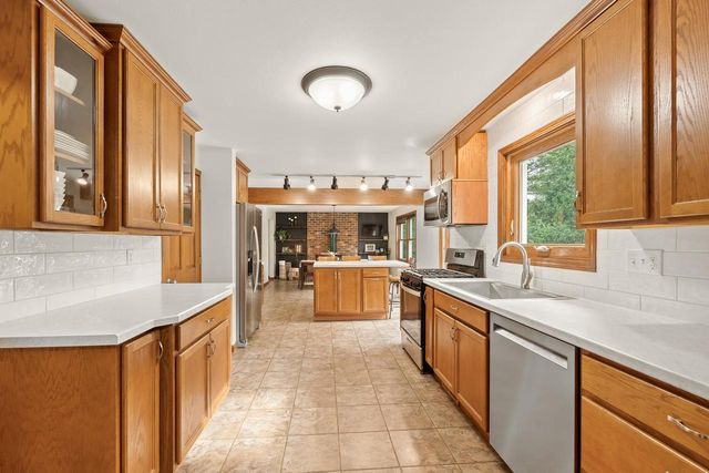 431 CROSSBOW DRIVE, Plover, WI 54467