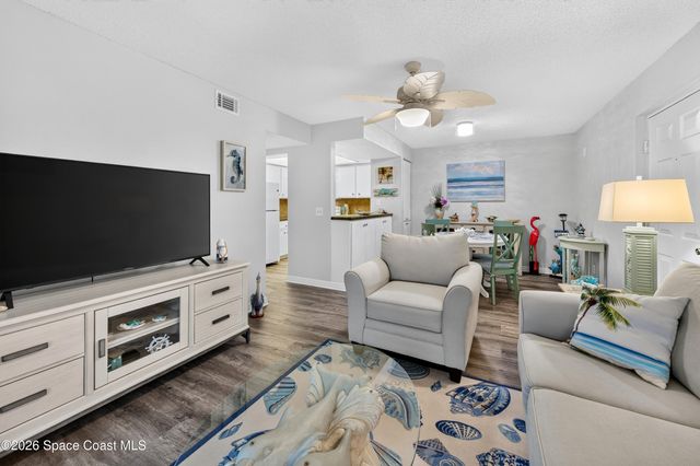 997 Sonesta Avenue NE 202, Palm Bay, FL 32905