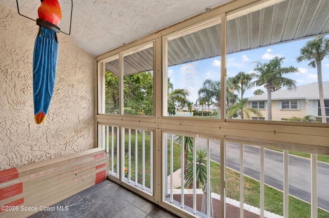 997 Sonesta Avenue NE 202, Palm Bay, FL 32905