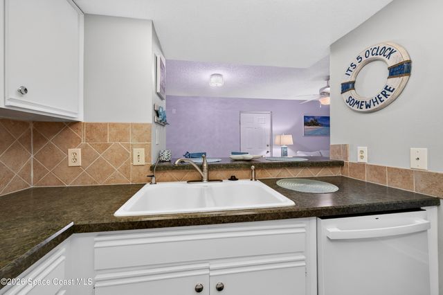 997 Sonesta Avenue NE 202, Palm Bay, FL 32905