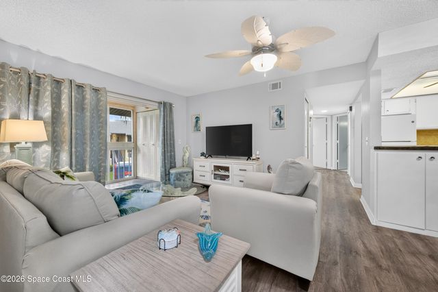 997 Sonesta Avenue NE 202, Palm Bay, FL 32905