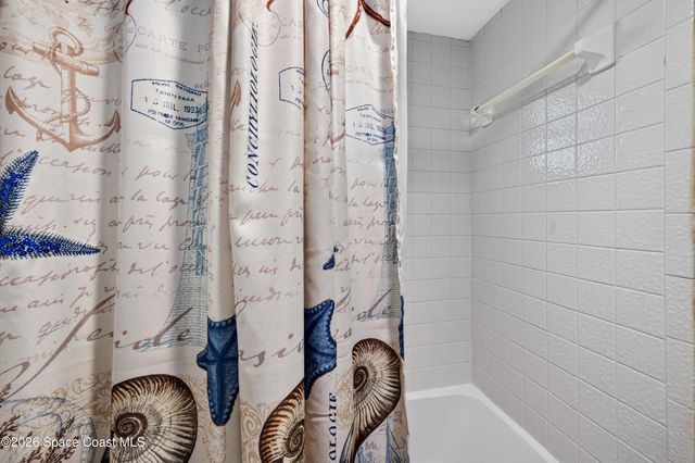 997 Sonesta Avenue NE 202, Palm Bay, FL 32905