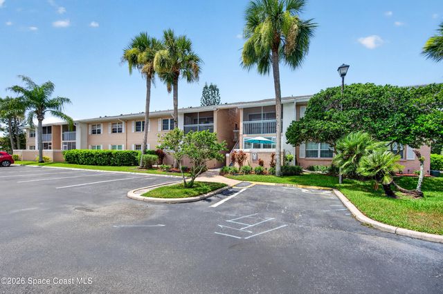 997 Sonesta Avenue NE 202, Palm Bay, FL 32905