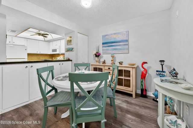 997 Sonesta Avenue NE 202, Palm Bay, FL 32905