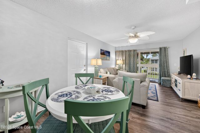 997 Sonesta Avenue NE 202, Palm Bay, FL 32905