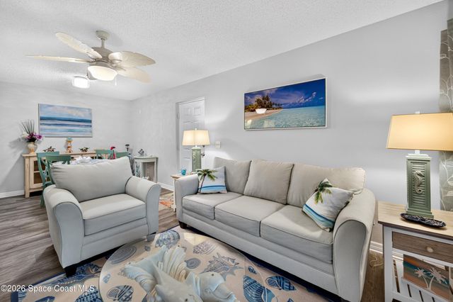 997 Sonesta Avenue NE 202, Palm Bay, FL 32905