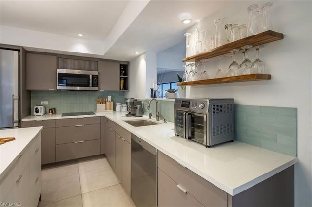 1920 Virginia AVE 403, Fort Myers, FL 33901