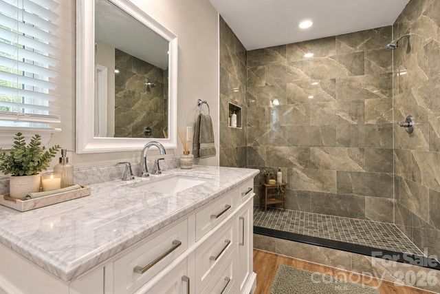 2115 Teddington Drive, Charlotte, NC 28214