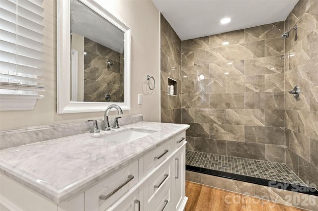 2115 Teddington Drive, Charlotte, NC 28214