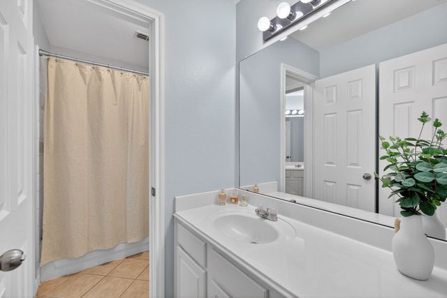 4704 Auburn Ridge Drive, Fort Worth, TX 76123