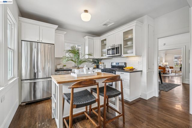 1059 59TH STREET, Oakland, CA 94608