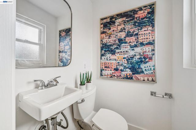 1059 59TH STREET, Oakland, CA 94608