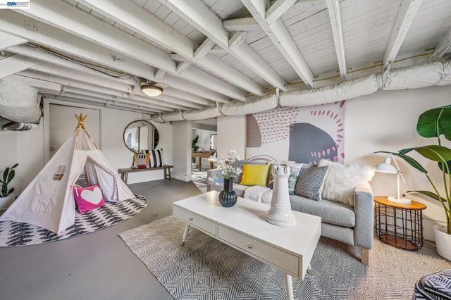 1059 59TH STREET, Oakland, CA 94608