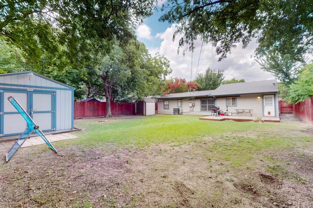 1105 Highland Drive, Grand Prairie, TX 75051