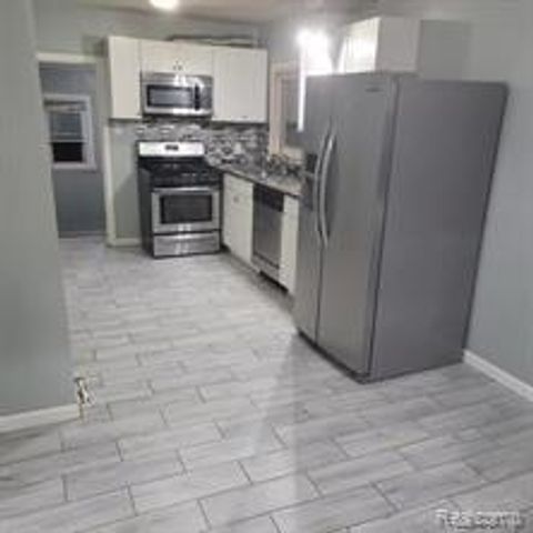 8187 Lenore Street, Dearborn Heights, MI 48127