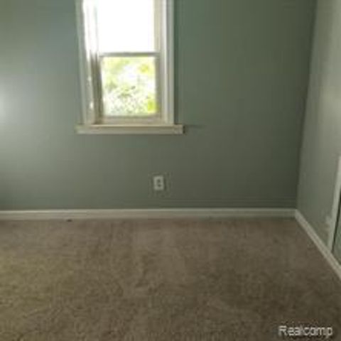 8187 Lenore Street, Dearborn Heights, MI 48127