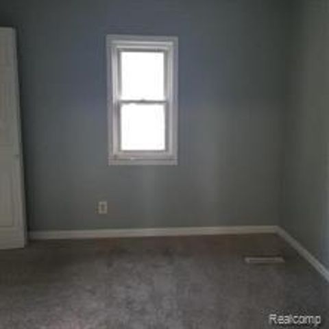 8187 Lenore Street, Dearborn Heights, MI 48127