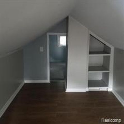 8187 Lenore Street, Dearborn Heights, MI 48127