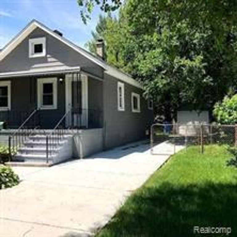 8187 Lenore Street, Dearborn Heights, MI 48127