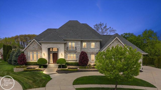 16205 La Dolce Vita Drive, Clinton Twp, MI 48035