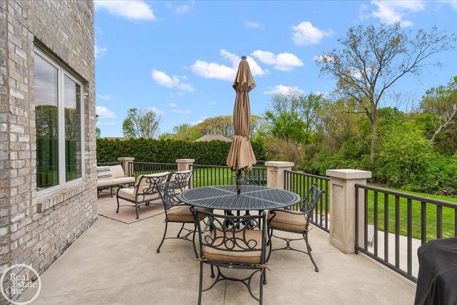 16205 La Dolce Vita Drive, Clinton Twp, MI 48035