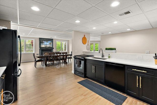 16205 La Dolce Vita Drive, Clinton Twp, MI 48035