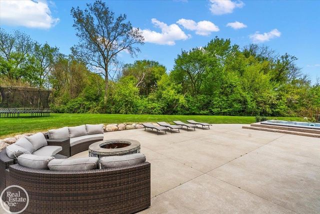 16205 La Dolce Vita Drive, Clinton Twp, MI 48035