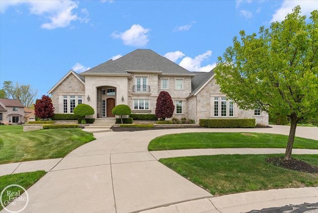 16205 La Dolce Vita Drive, Clinton Twp, MI 48035