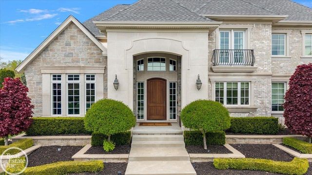 16205 La Dolce Vita Drive, Clinton Twp, MI 48035