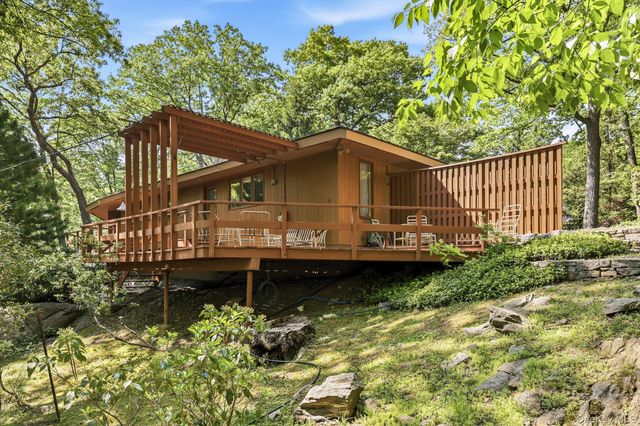 12 Tallwoods Road, Armonk, NY 10504