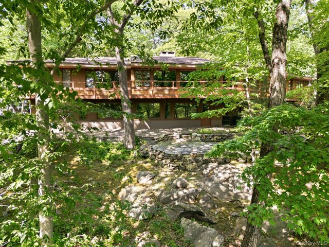 12 Tallwoods Road, Armonk, NY 10504