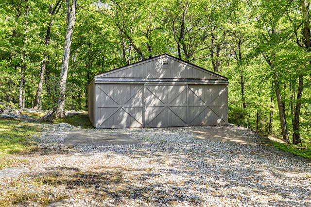 12 Tallwoods Road, Armonk, NY 10504