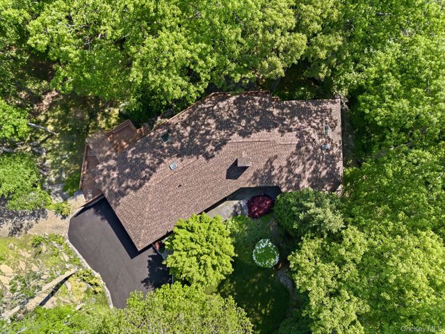 12 Tallwoods Road, Armonk, NY 10504