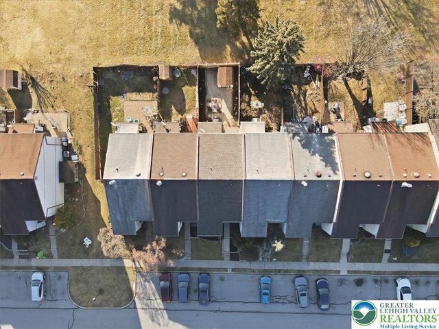 3434 Colonial Court, South Whitehall Twp, PA 18104