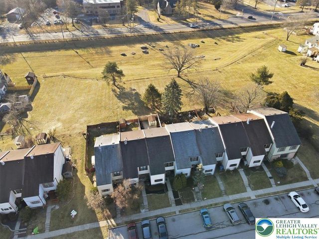 3434 Colonial Court, South Whitehall Twp, PA 18104